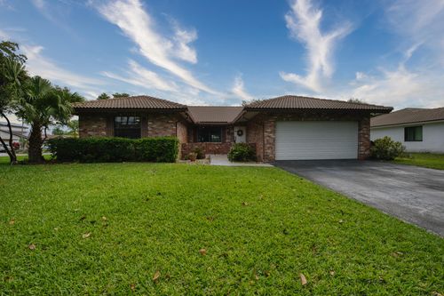 935 Nw 110th Ln, Coral Springs, FL, 33071-6439 | Card Image