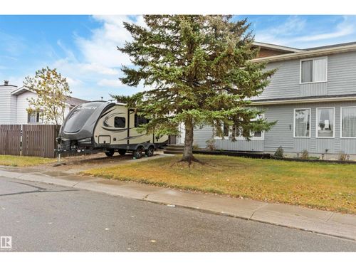 4629 53 Ave, Bruderheim, AB, T0B0S0 | Card Image
