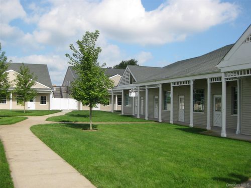 7-1116 Main Rd, Riverhead, NY, 11901-5724 | Card Image