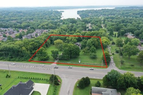 505 E Main St, Hendersonville, TN, 37075-2604 | Card Image