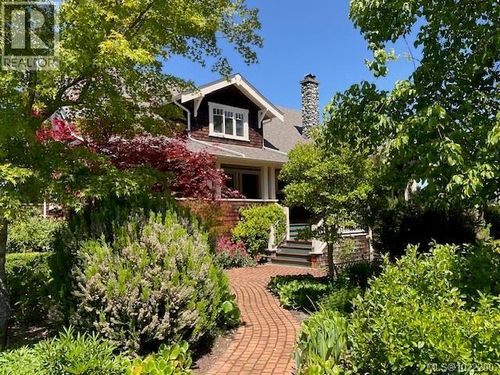 1974 Hovey Rd, Saanichton, BC, V8M1V8 | Card Image