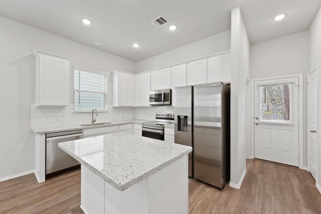 10196 Barberry St, House other with 3 bedrooms, 3 bathrooms and null parking in Willis TX | Image 7