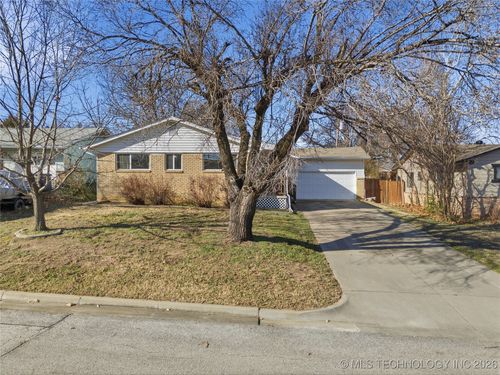 2904 Hudson Pl, Tulsa, OK, 74114-6331 | Card Image