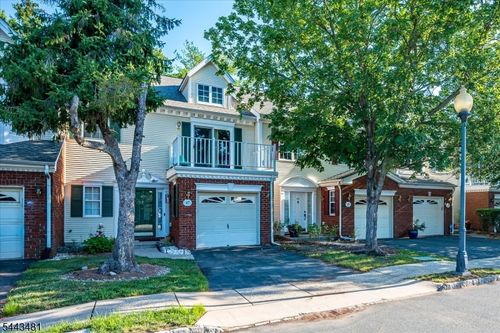 47 Sapphire Ln, Franklin Park, NJ, 08823-1642 | Card Image