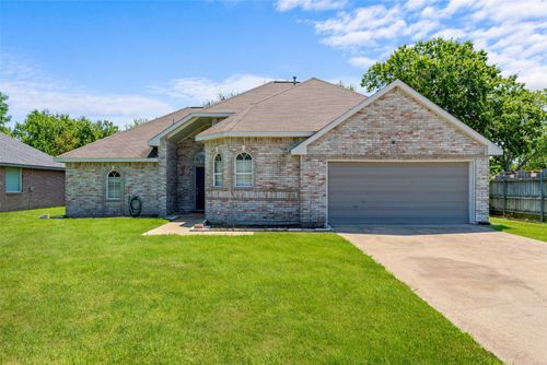 902 York St, Forney, TX, 75126-8521 | Card Image