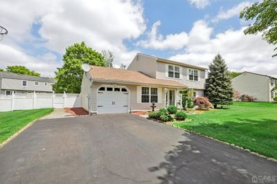 9 Surrey Lane, House other with 3 bedrooms, 2 bathrooms and null parking in Piscataway NJ | Image 2