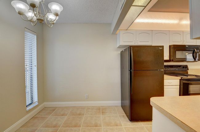 UNIT-202 - 16 Royal Palm Way, Condo with 2 bedrooms, 2 bathrooms and null parking in Boca Raton FL | Image 7