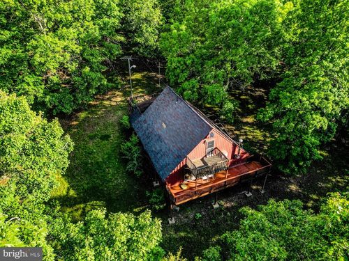 843 Cedar Run Ln, GREAT CACAPON, WV, 25422 | Card Image