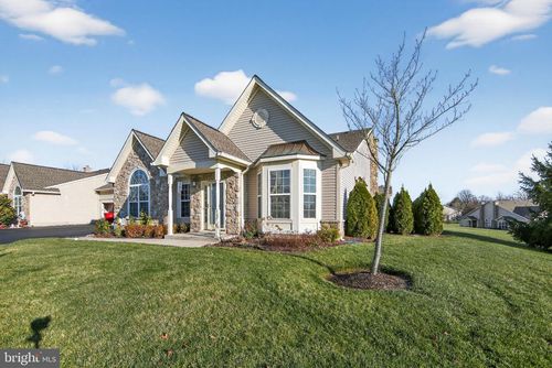 354 Calloway Ct, ROYERSFORD, PA, 19468-1053 | Card Image