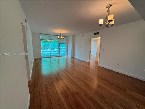 apt-1204-31 Se 5th St, MIAMI, FL, 33131-2512 | Card Image