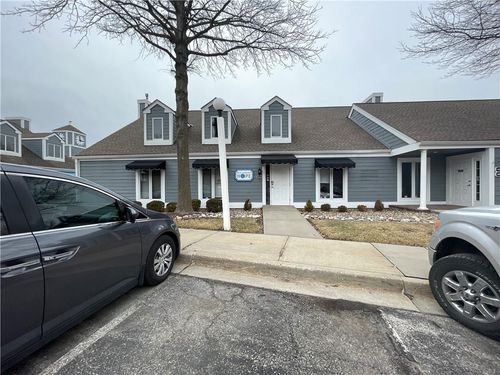 b-38 B Westwoods Dr, Liberty, MO, 64068-3519 | Card Image