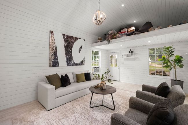 Dedicated storage above the main area. | Image 34