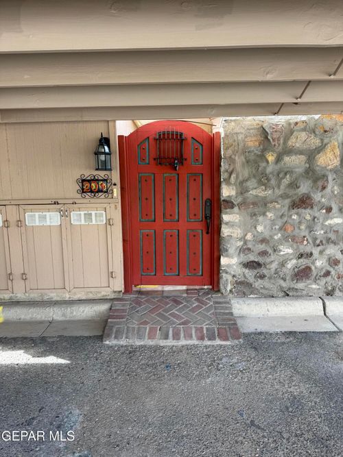 201 Montebello Dr, El Paso, TX, 79912-4409 | Card Image