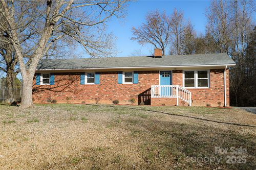 31655 Pinewood Dr, New London, NC, 28127-6713 | Card Image