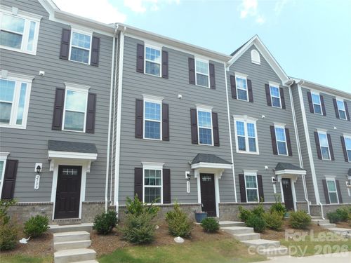 2105 Autumn Olive Ln, Matthews, NC, 28104-1145 | Card Image