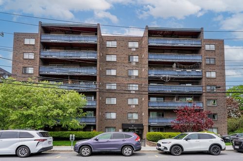 d13a-32 Whites Ave, Watertown, MA, 02472-4305 | Card Image