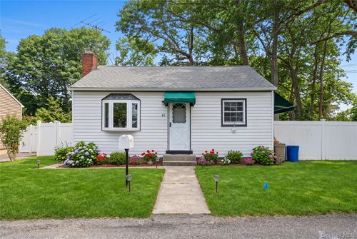 46 Kirby Ln, Ronkonkoma, NY, 11779-2151 | Card Image