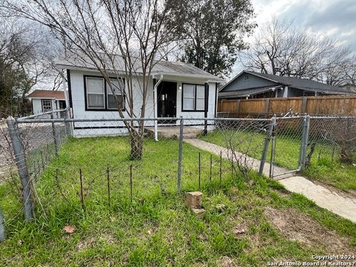 1-136 Hilary St, San Antonio, TX, 78210-3412 | Card Image