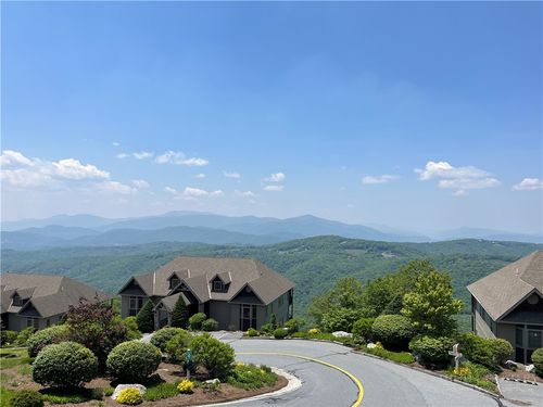 24c-743 Craggy Pointe, Sugar Mountain, NC, 28604 | Card Image