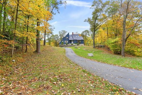 22 Ledgewood Rd, Redding, CT, 06896-2915 | Card Image