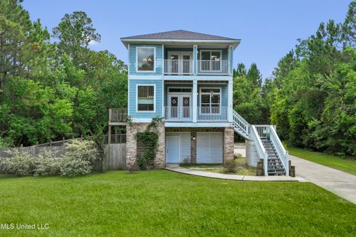 15405 Needle St, Biloxi, MS, 39532-5223 | Card Image
