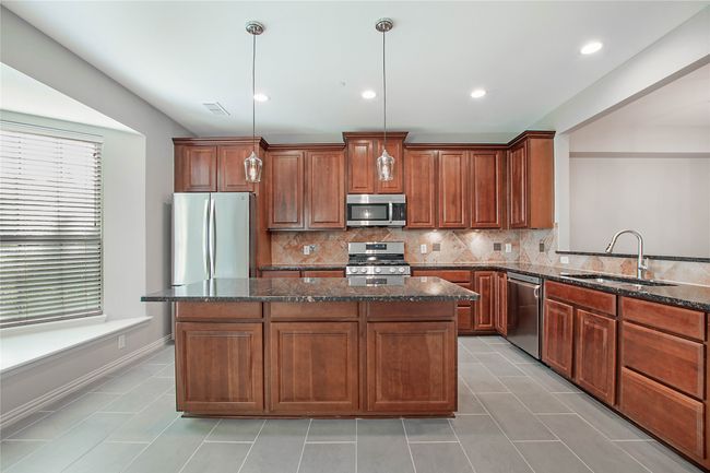 1511 Biltmore Ln, Townhouse with 3 bedrooms, 4 bathrooms and null parking in Irving TX | Image 10