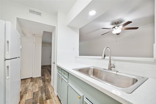 2-513 Ridge St, Houston, TX, 77009-7543 | Card Image