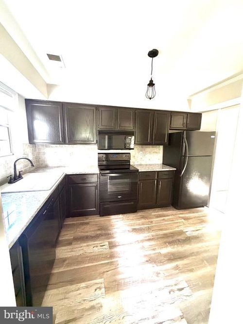 9919 Sugarwood Ln, MANASSAS, VA, 20110-3851 | Card Image