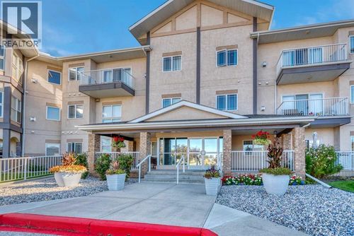43 Westlake Cir, Strathmore, AB, T1P1T6 | Card Image