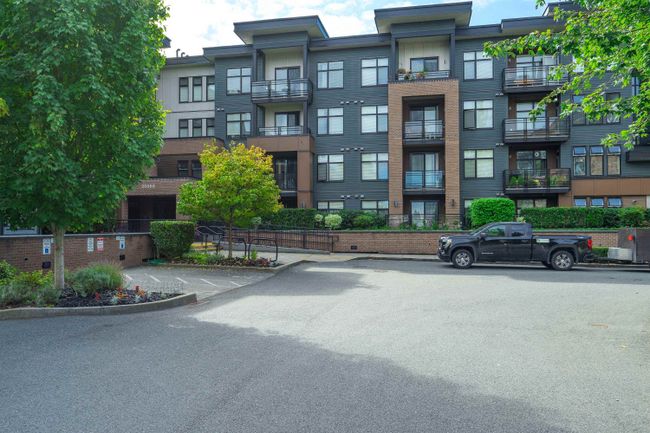 312 - 20068 Fraser Highway, Condo with 2 bedrooms, 2 bathrooms and 2 parking in Langley BC | Image 3