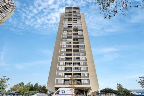 5 Horizon Rd, Fort Lee, NJ, 07024-6651 | Card Image