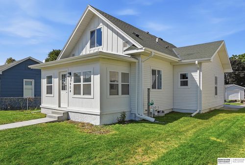 1904 Avenue B, Council Bluffs, IA, 51501-2438 | Card Image
