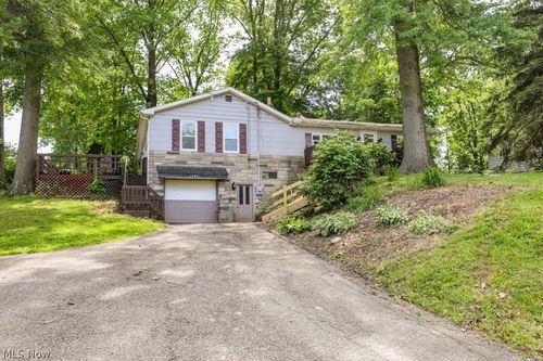 1480 Meadowbrook Blvd, Stow, OH, 44224-1356 | Card Image
