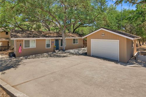 2583 Oak Shores Dr, Bradley, CA, 93426 | Card Image