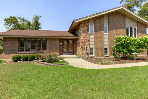 7317 Sunrise Ave, Darien, IL, 60561-4219 | Card Image