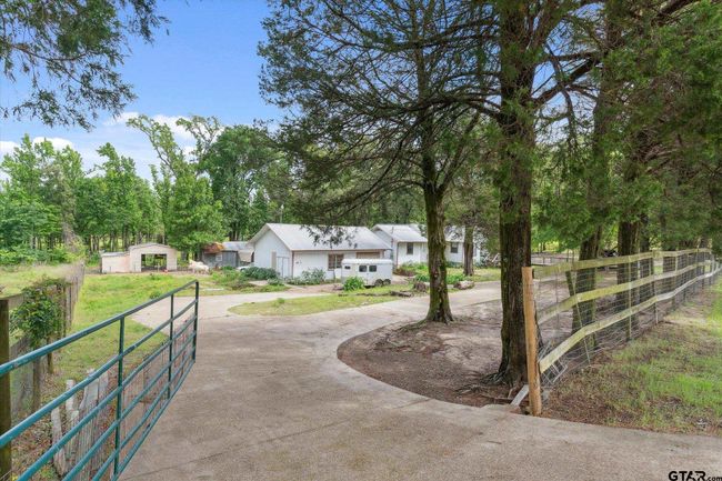 13386 Fm 858, House other with 3 bedrooms, 2 bathrooms and null parking in Ben Wheeler TX | Image 8
