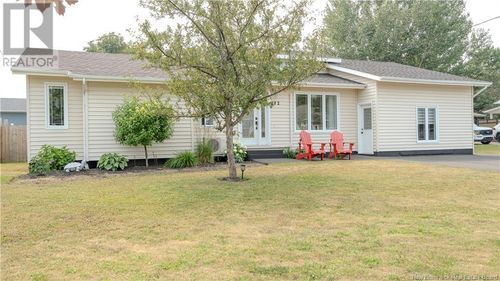182 Rue Gagnon, Beresford, NB, E8K1V3 | Card Image
