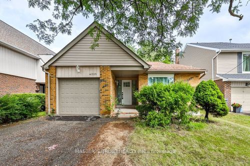 4225 Treetop Cres, Mississauga, ON, L5L2L7 | Card Image