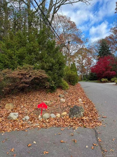 4 Norgate Rd, Glen Head, NY, 11545-2608 | Card Image