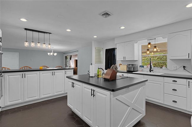 2022 Edgewood Rd, House other with 3 bedrooms, 3 bathrooms and null parking in LEESBURG FL | Image 8