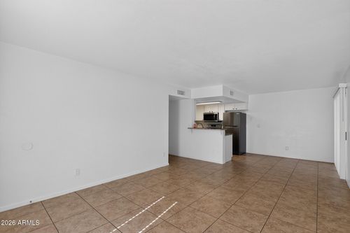 a80-2132 W Glenrosa Avenue, Phoenix, AZ, 85015 | Card Image