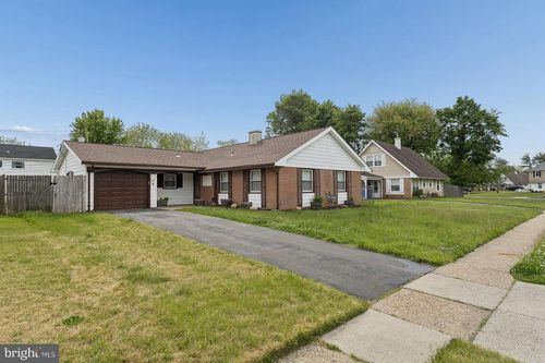 41 Brunswick Ln, Willingboro, NJ, 08046-1620 | Card Image