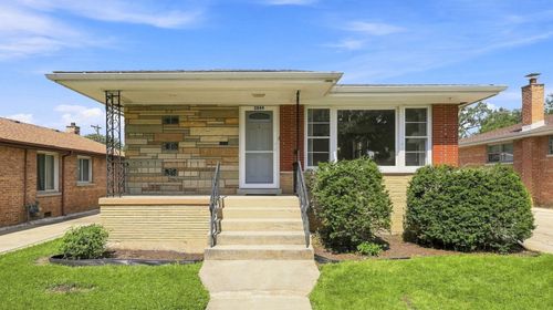 2844 W 99th St, Evergreen Park, IL, 60805-2657 | Card Image