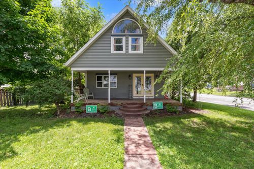 631 2nd St, Buffalo, IA, 52728-7801 | Card Image