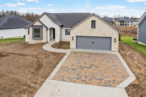 210 Hellwig Ln, Columbia, MO, 65203-4092 | Card Image