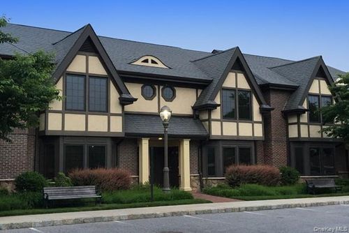 202-565 Merrick Rd, Rockville Centre, NY, 11570-6600 | Card Image