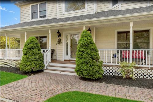 2655 Rocky Point Rd, East Marion, NY, 11939-1142 | Card Image