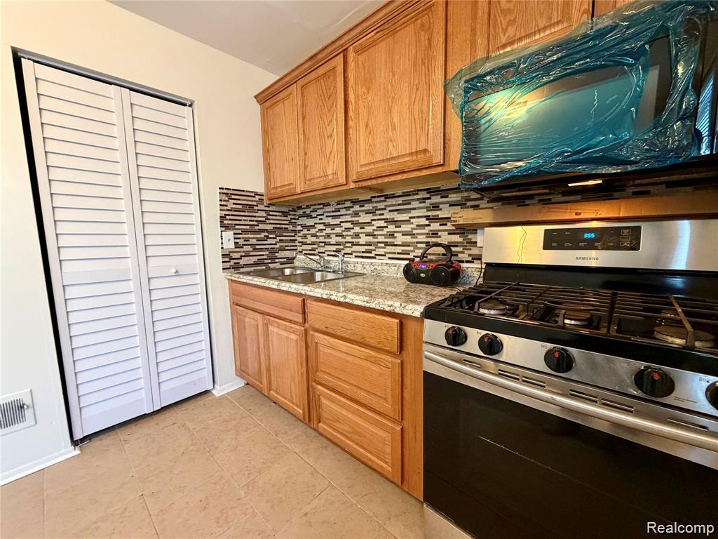 Residential Lease in Detroit 5