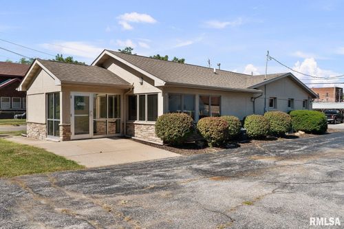 1620 9th St, East Moline, IL, 61244-2120 | Card Image