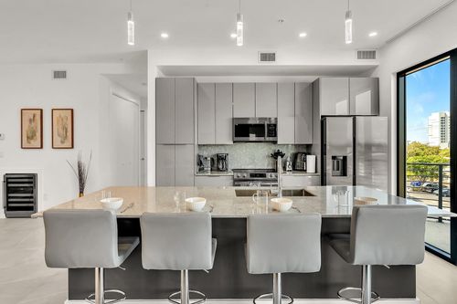 apt-201-2100 Miami Rd, Fort Lauderdale, FL, 33316-3524 | Card Image